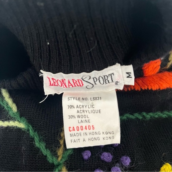 VTG 80s Leonard Sport Floral Embroidered Wool Blend Sweater - Made in Hong Kong - Picture 8 of 8